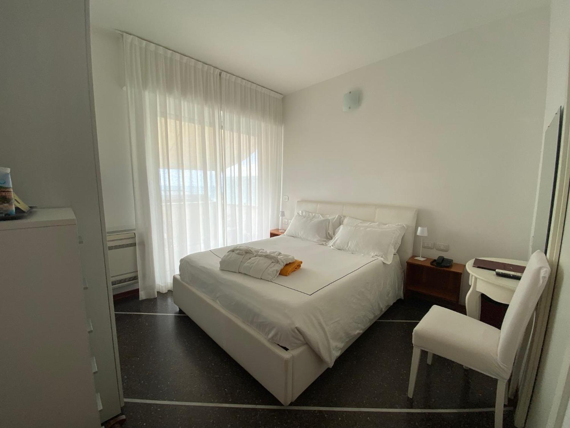 Hotel Internazionale Финале Лигуре Екстериор снимка