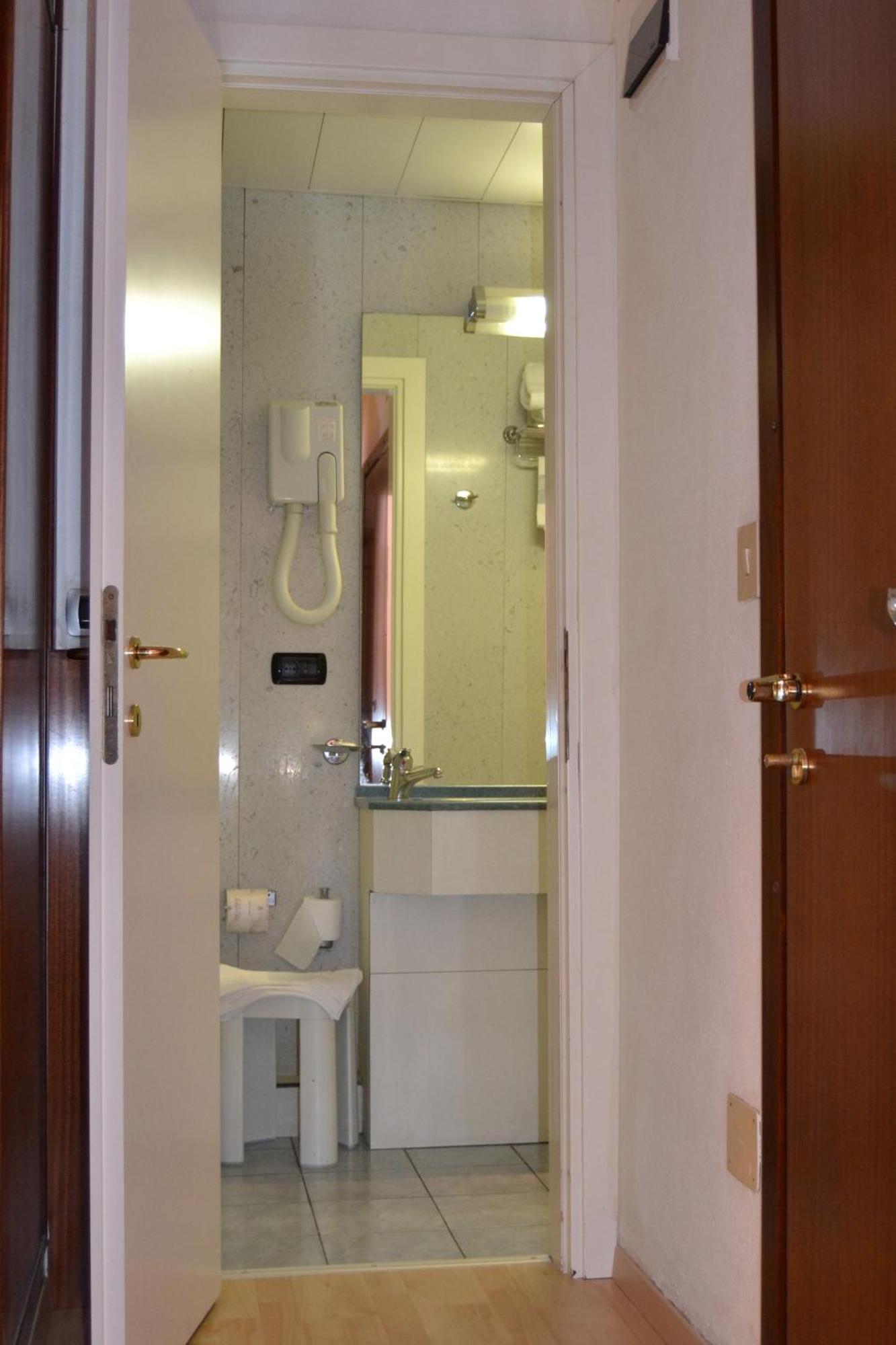 Hotel Internazionale Финале Лигуре Екстериор снимка